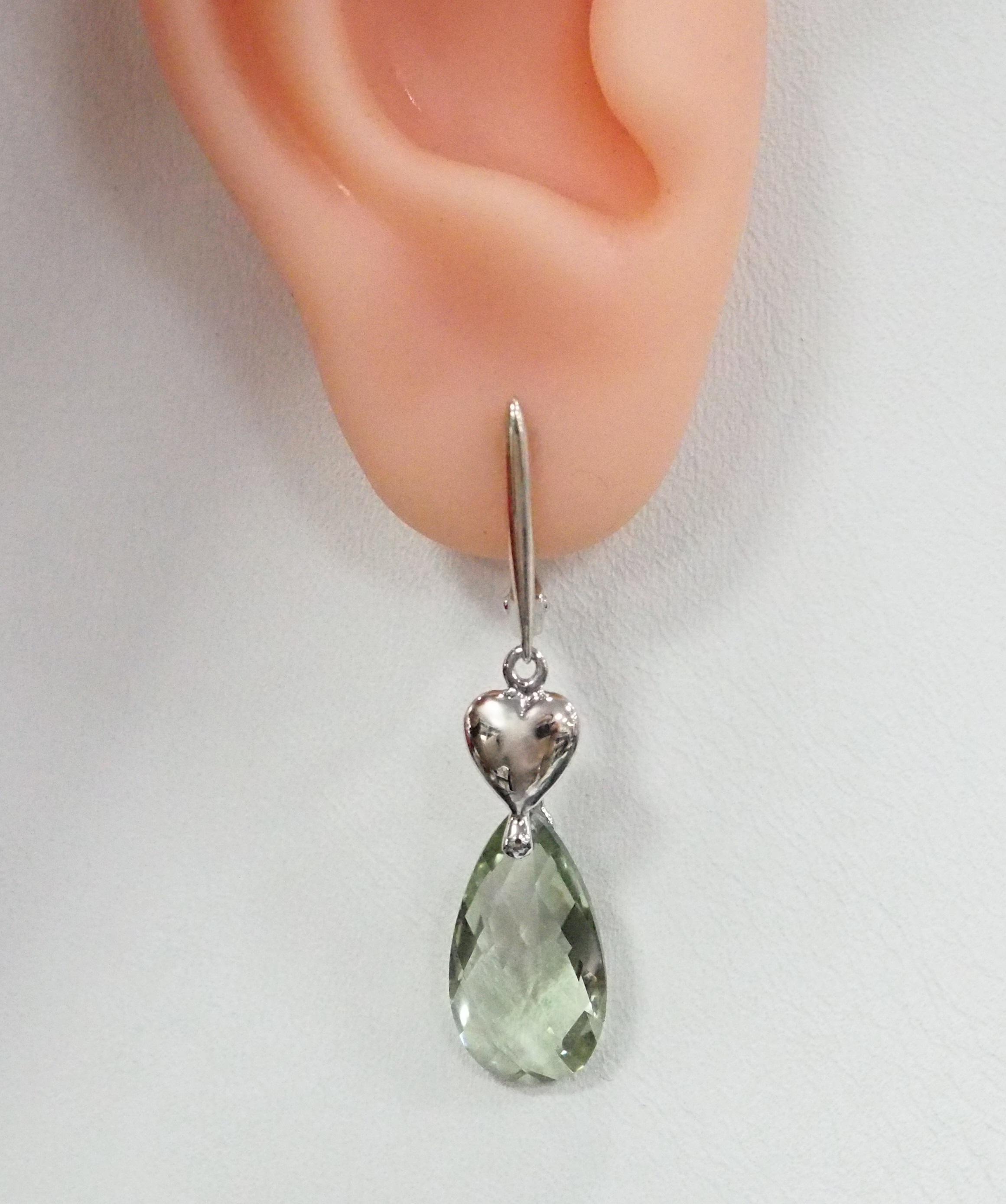 Серебряные серьги 925 пробы; вставки 2 Аметист зел.;